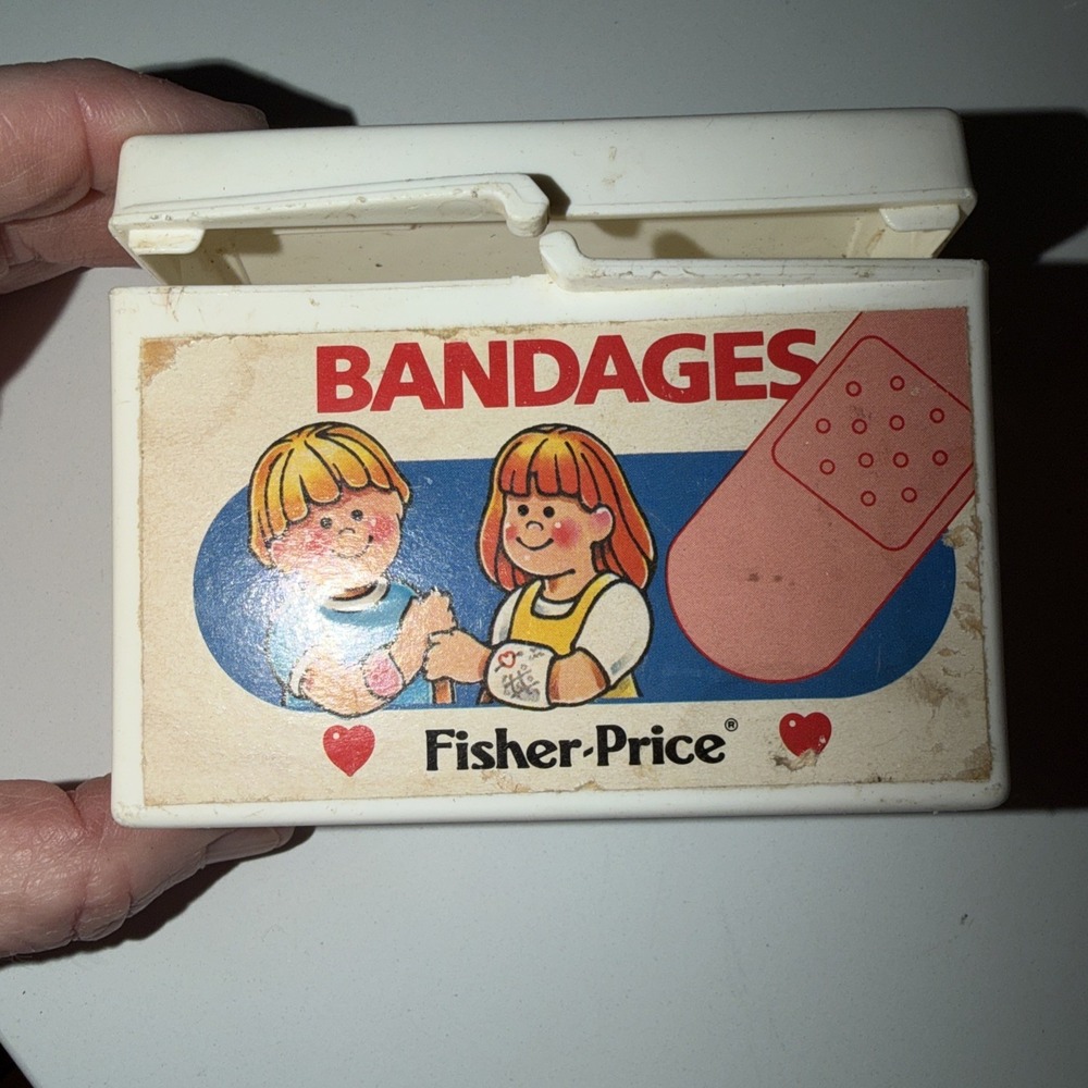 VINTAGE 1980s FISHER PRICE PLASTIC BANDAGE BOX BAND AID BOX NOT TIN